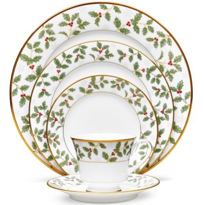 Holly and Berry Gold by Noritake