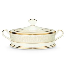 Bowl, Covered Vegetable, 64 oz.